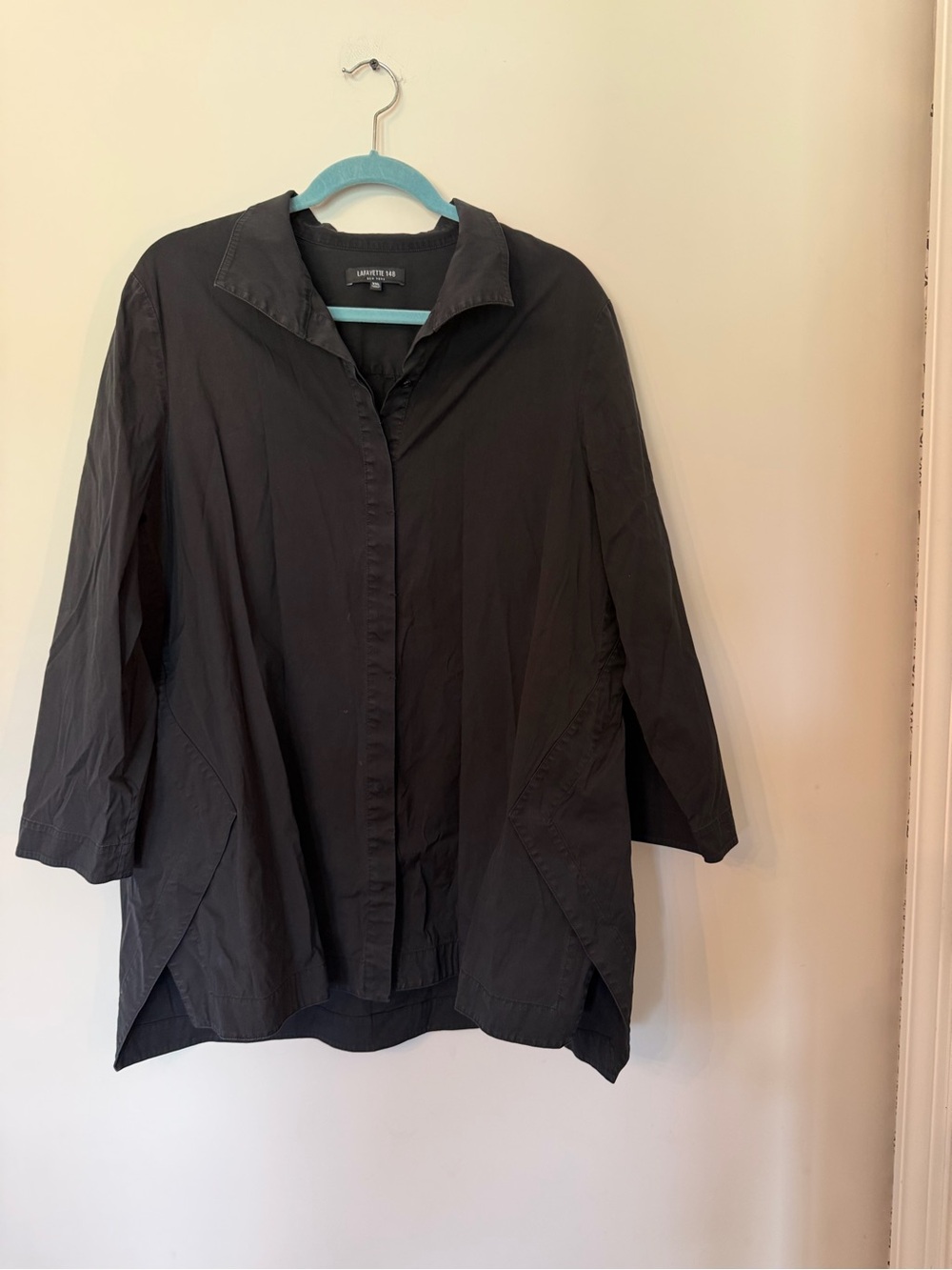 Cotton blend closet staple button down black top size XXL